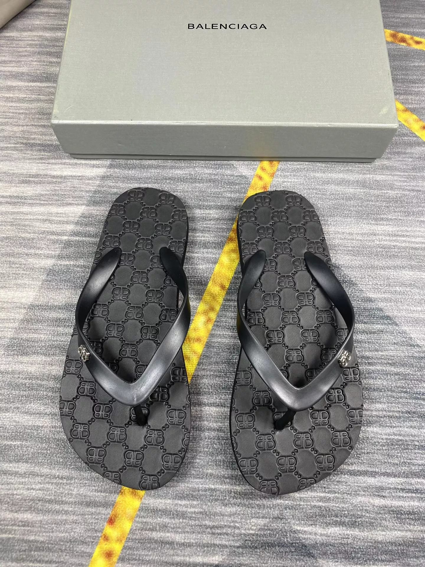 Modern 1050 Balenciaga Slippers For Men