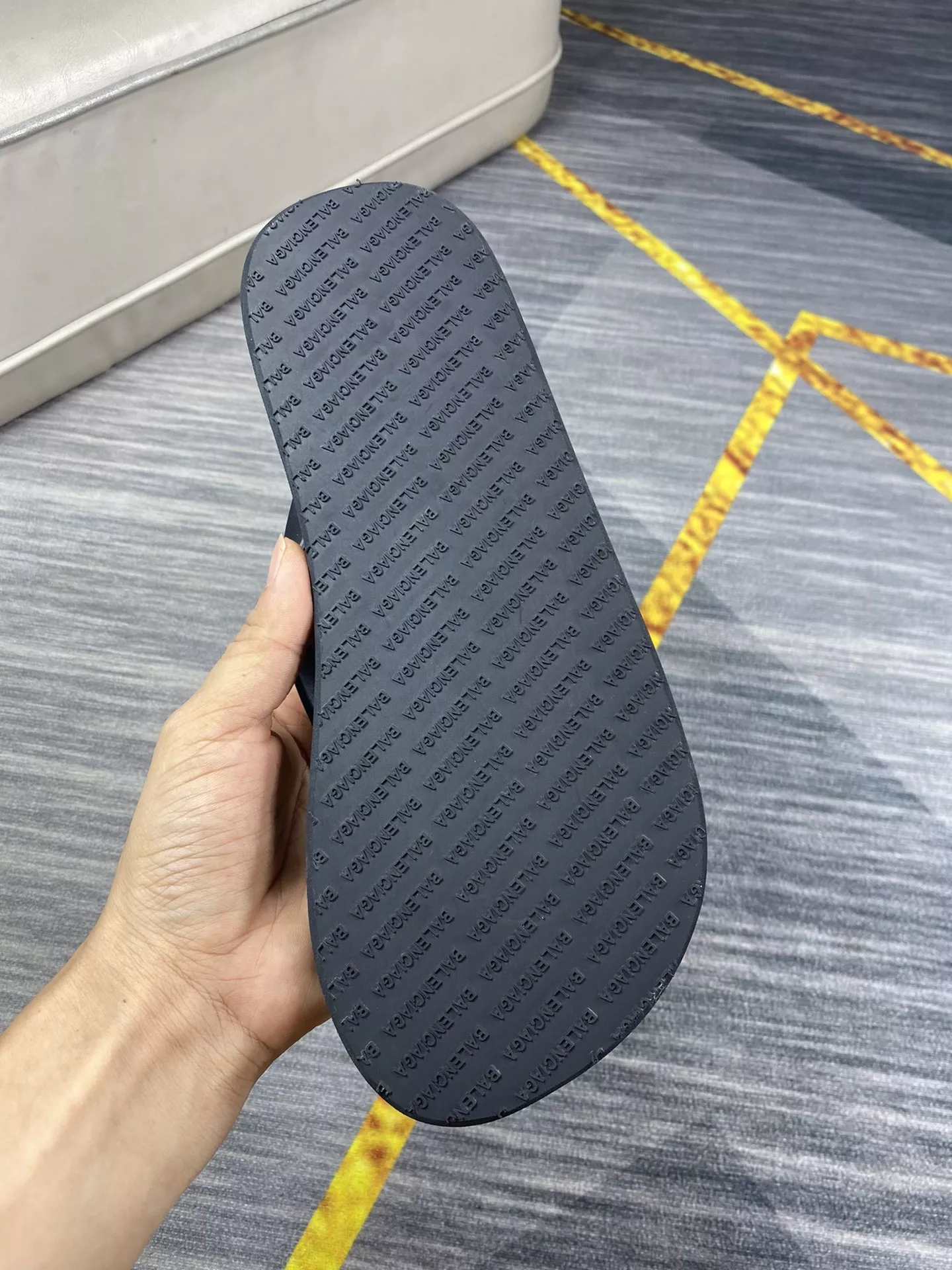 Modern 1050 Balenciaga Slippers For Men