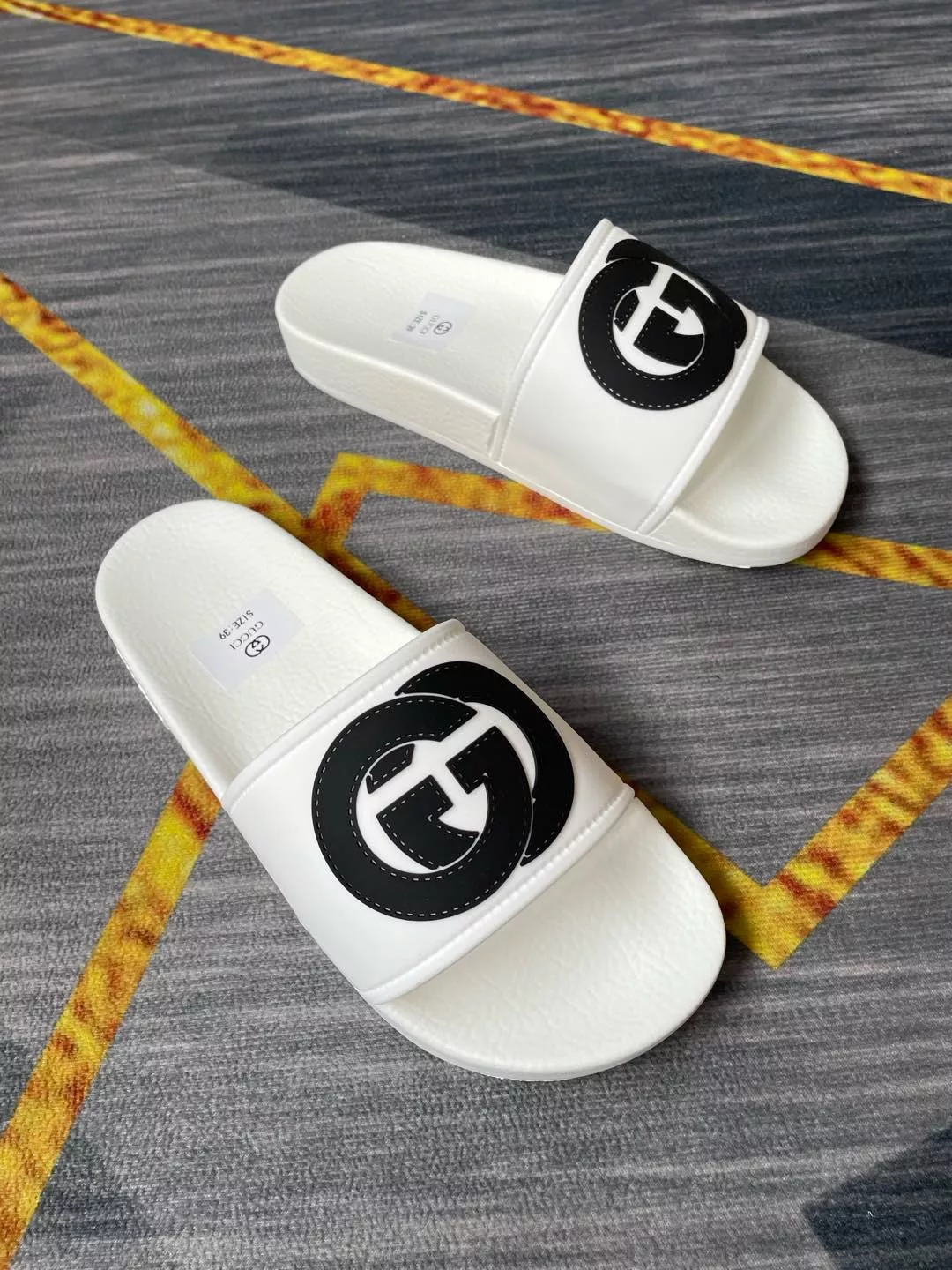 Modern 1150 Gucci Slippers For Men