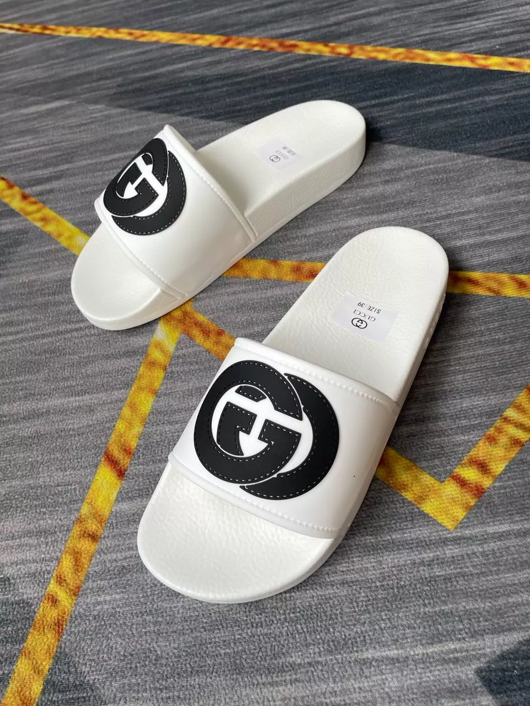 Modern 1150 Gucci Slippers For Men