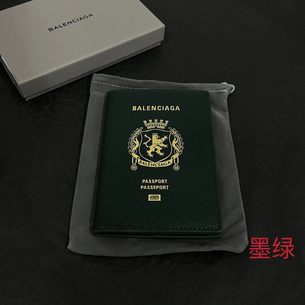 Modern 1574 Balenciaga Card Case