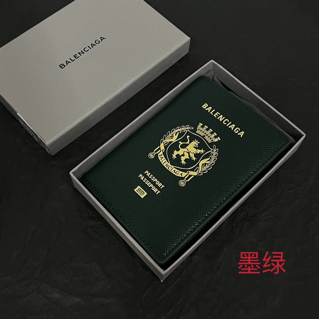 Modern 1574 Balenciaga Card Case