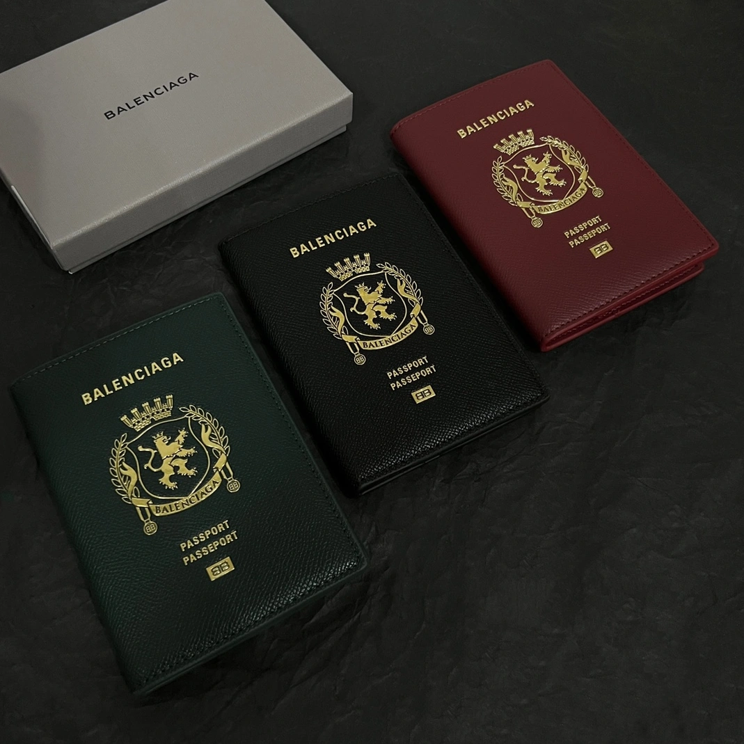 Modern 1574 Balenciaga Card Case