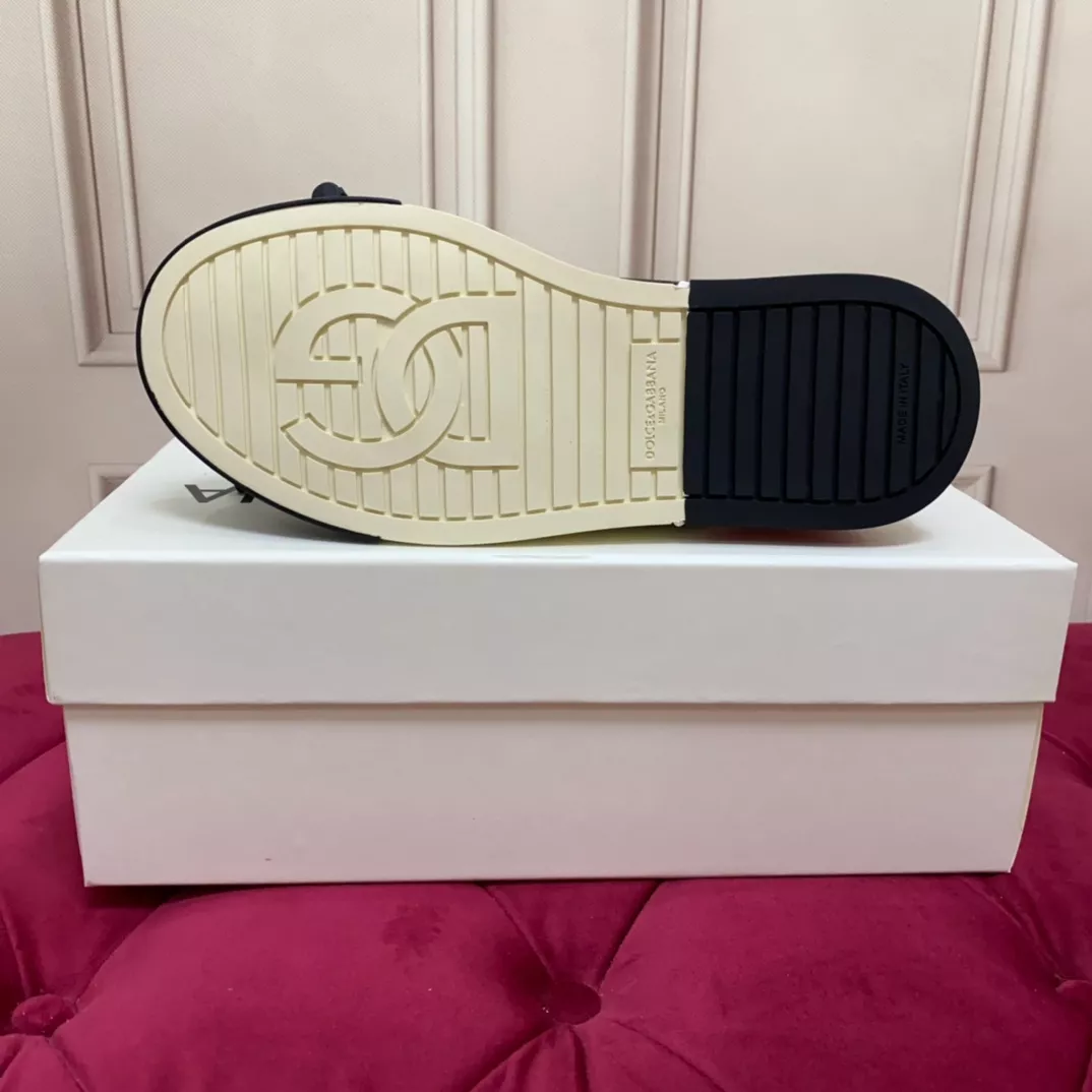 Modern 1855 Dolce & Gabbana D&G Casual Shoes For Men
