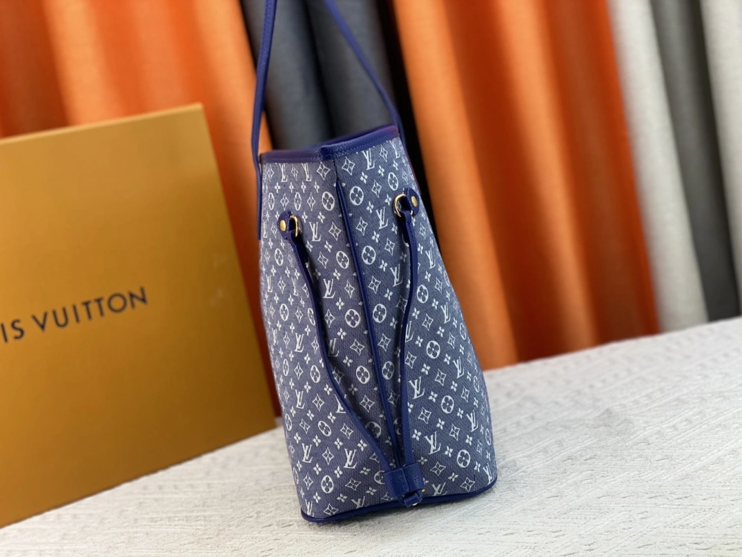 Modern 2063 Louis Vuitton AAA Quality Shoulder Bags For Women