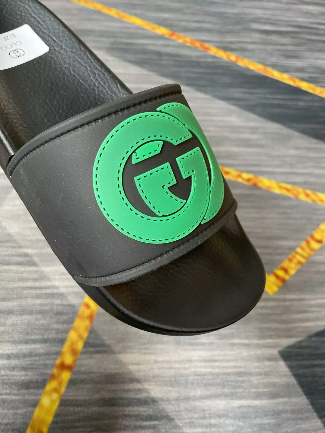 Modern 2105 Gucci Slippers For Men