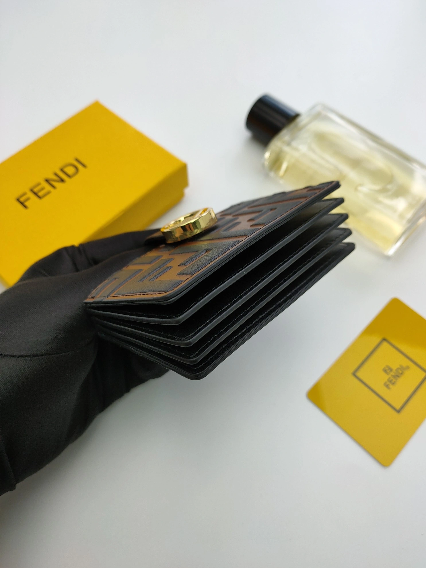 Modern 2128 Fendi AAA Quality Card Case For Women
