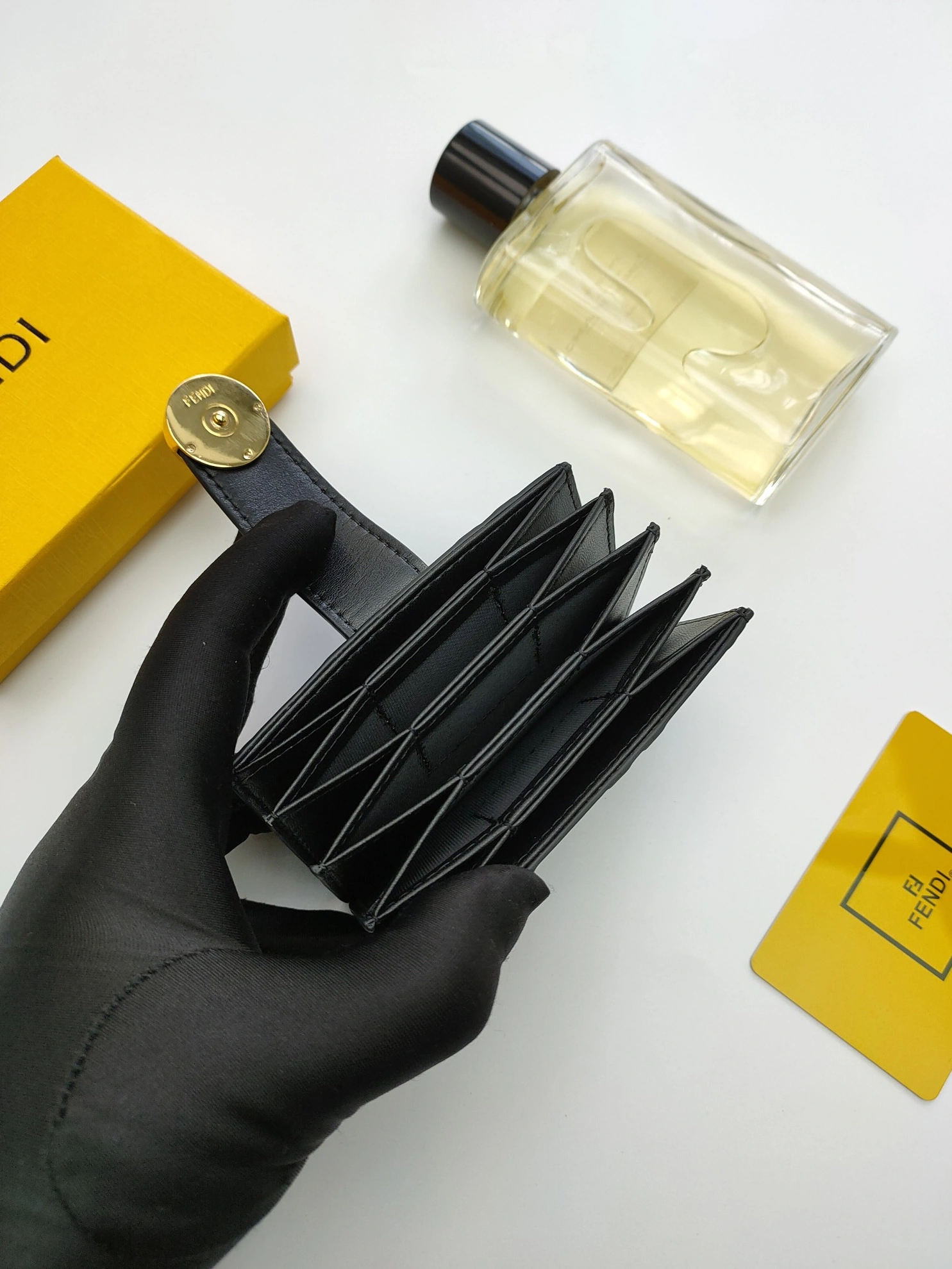 Modern 2128 Fendi AAA Quality Card Case For Women