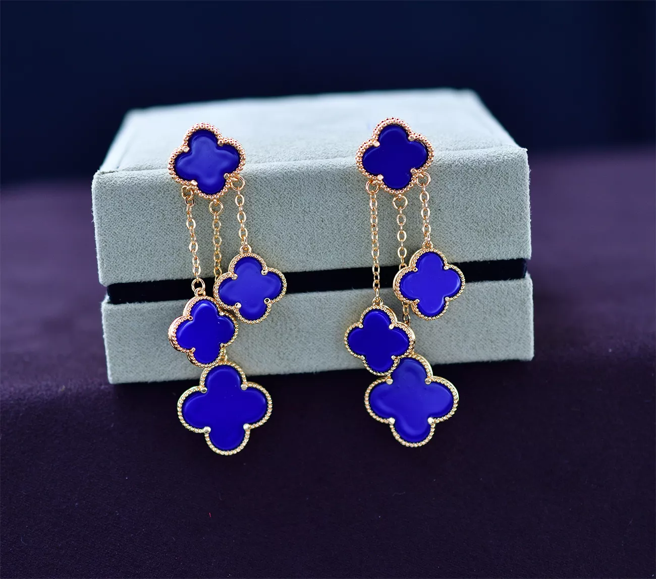 Modern 2278 Van Cleef & Arpels Earrings For Women