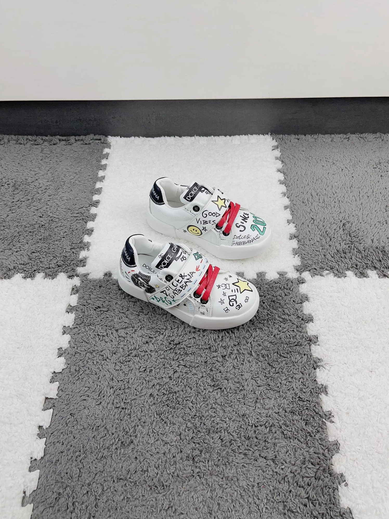 Modern 2367 Dolce & Gabbana D&G Kids' Shoes For Kids