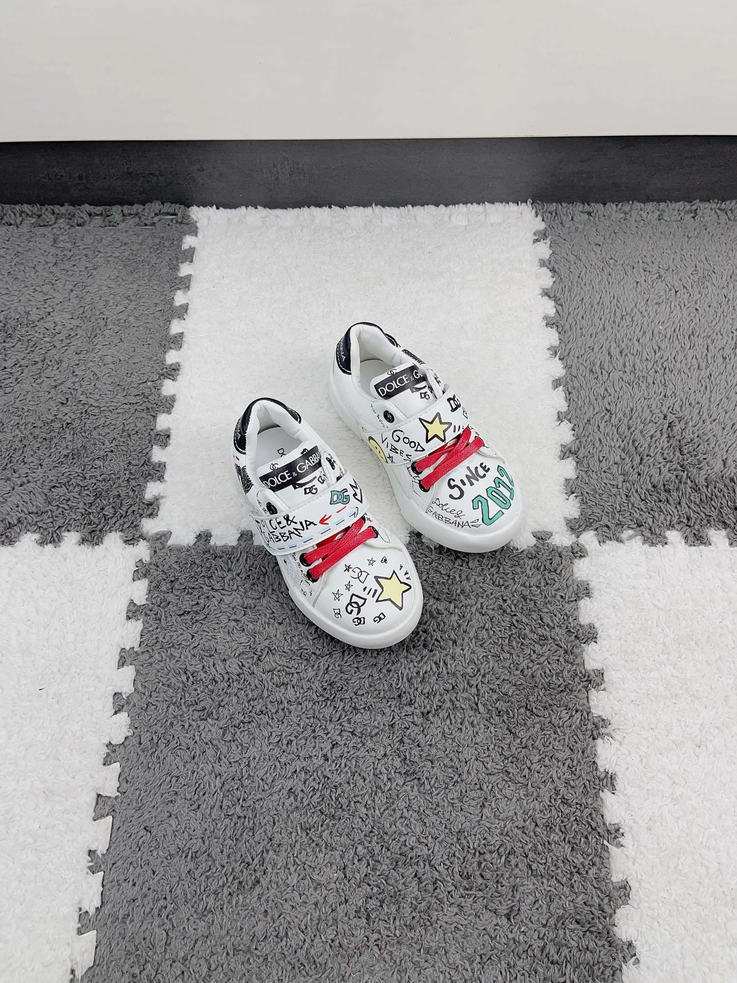 Modern 2367 Dolce & Gabbana D&G Kids' Shoes For Kids