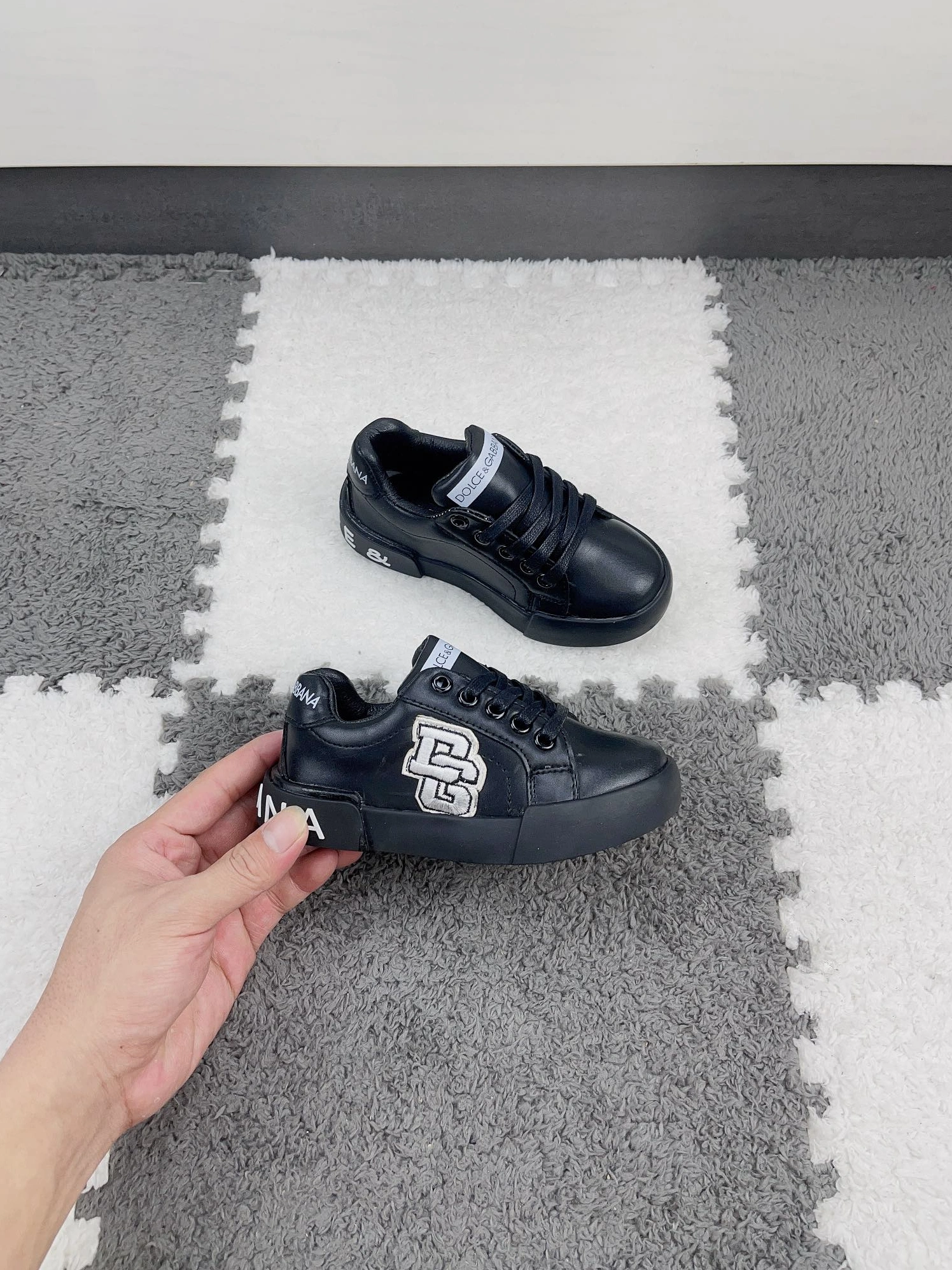 Modern 2395 Dolce & Gabbana D&G Kids' Shoes For Kids