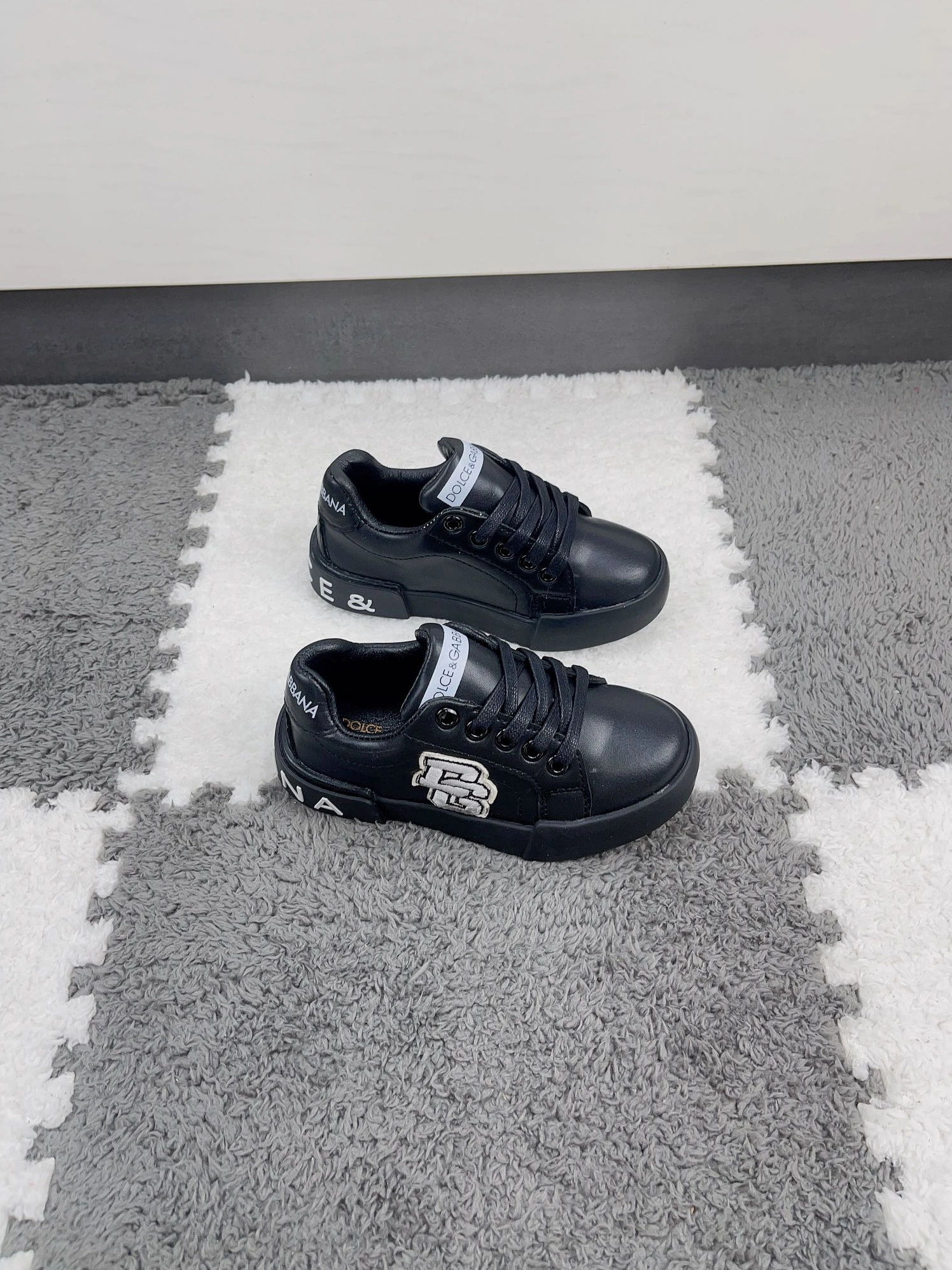 Modern 2395 Dolce & Gabbana D&G Kids' Shoes For Kids