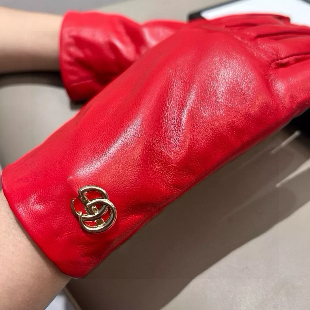 Modern 2478 Gucci Gloves For Women