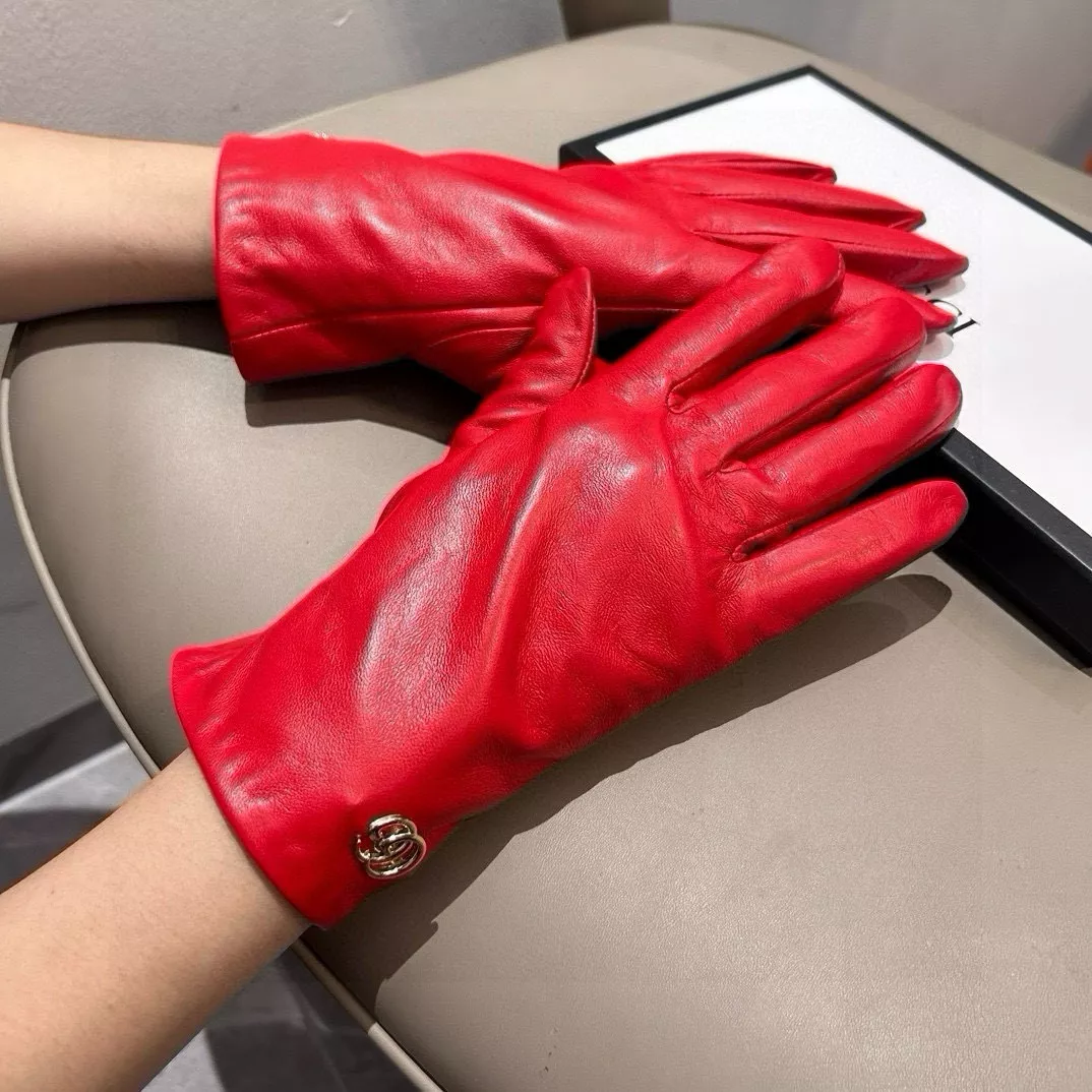 Modern 2478 Gucci Gloves For Women