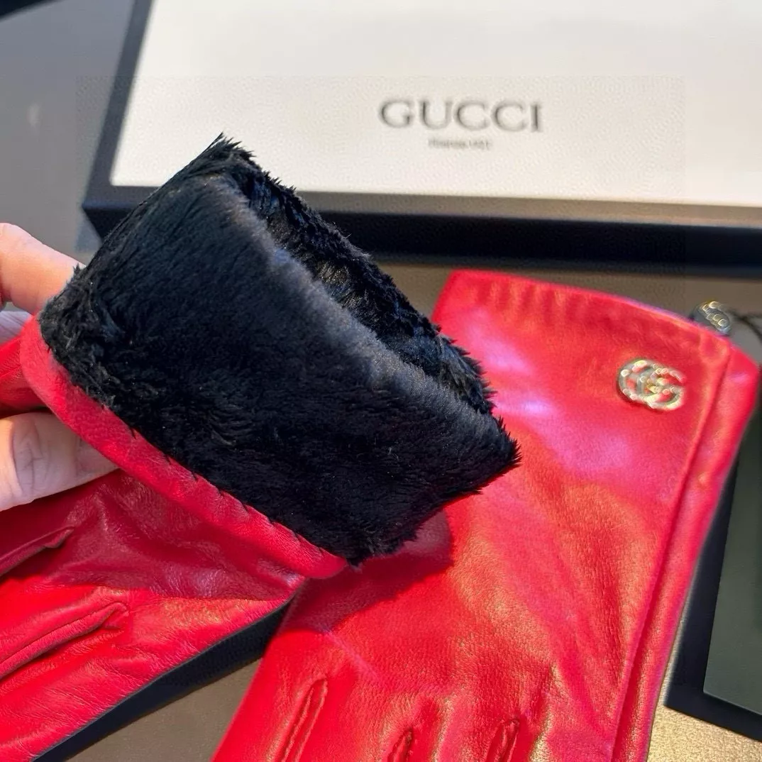 Modern 2478 Gucci Gloves For Women