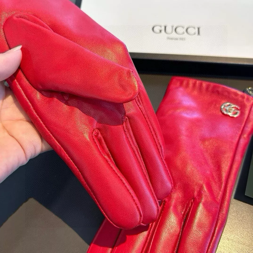 Modern 2478 Gucci Gloves For Women
