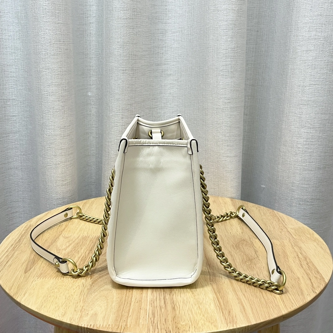 Modern 2570 Gucci AAA Quality Shoulder Bags For Women