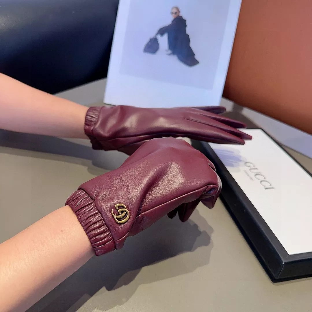 Modern 2618 Gucci Gloves For Women