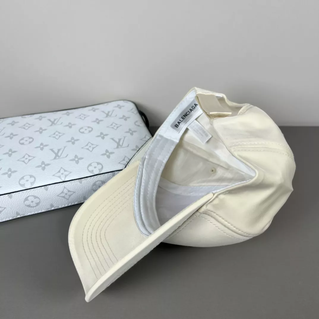 Modern 2619 Balenciaga Caps