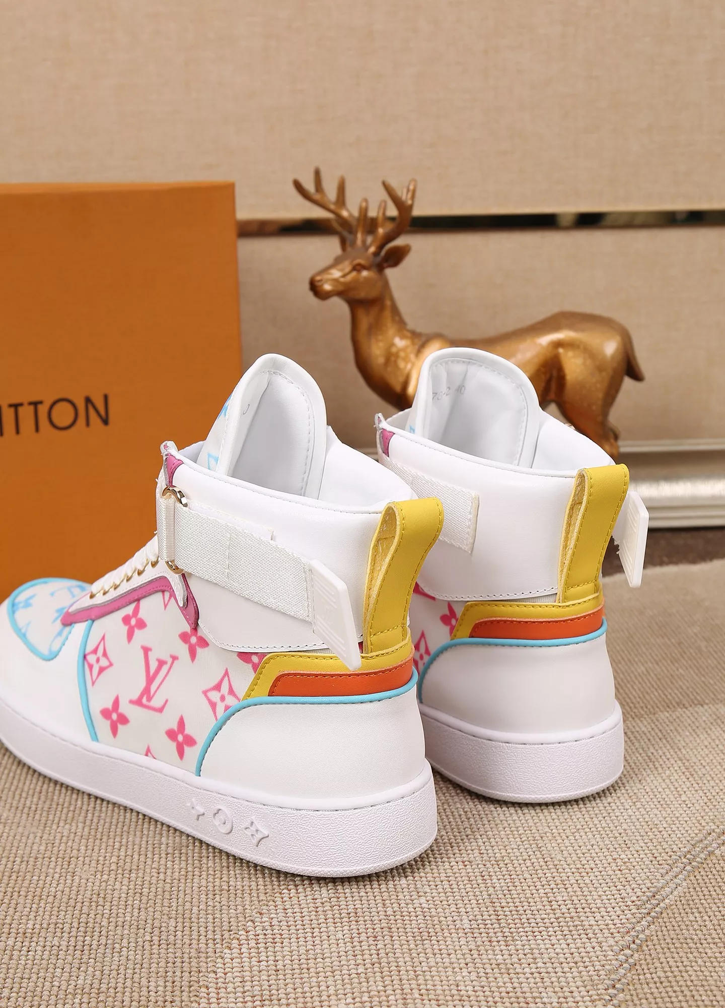 Modern 2883 Louis Vuitton High Tops Shoes For Men