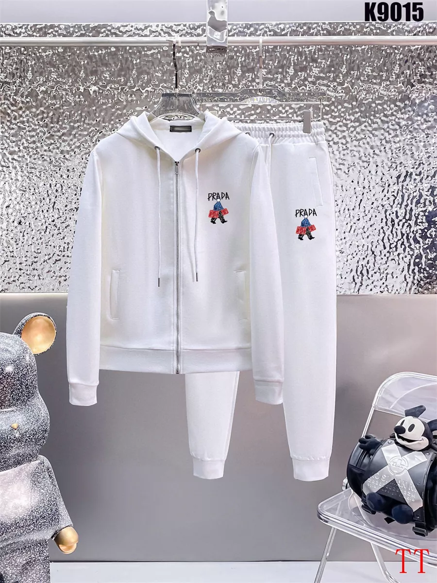 Modern 2887 Prada Tracksuits Long Sleeved For Men
