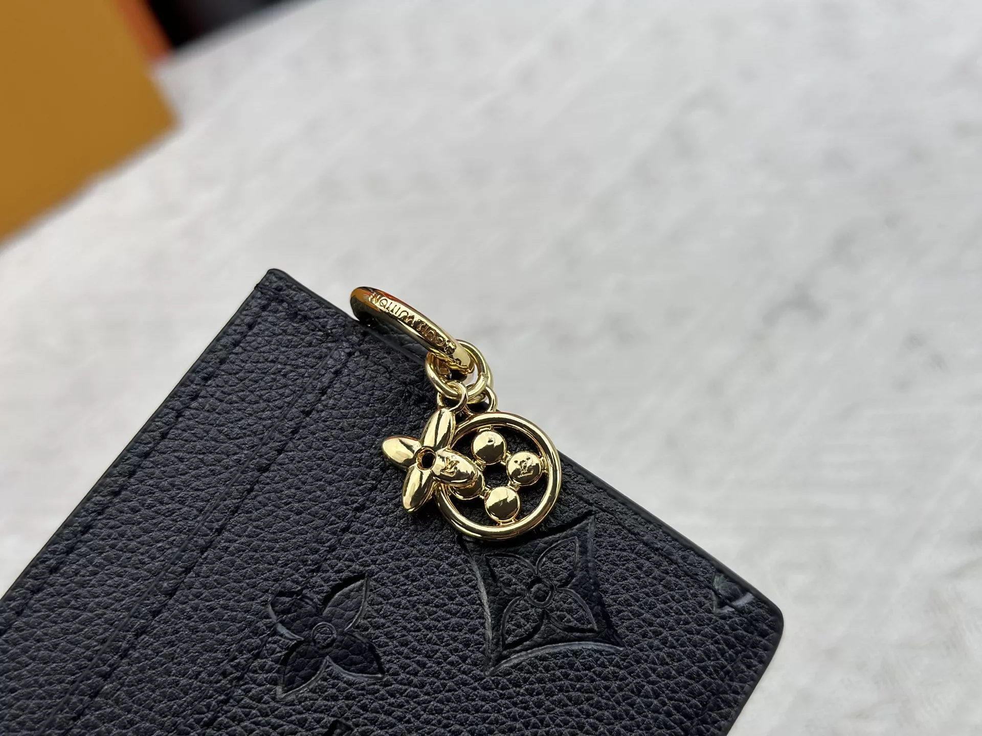 Modern 2913 Louis Vuitton LV Card Case For Women