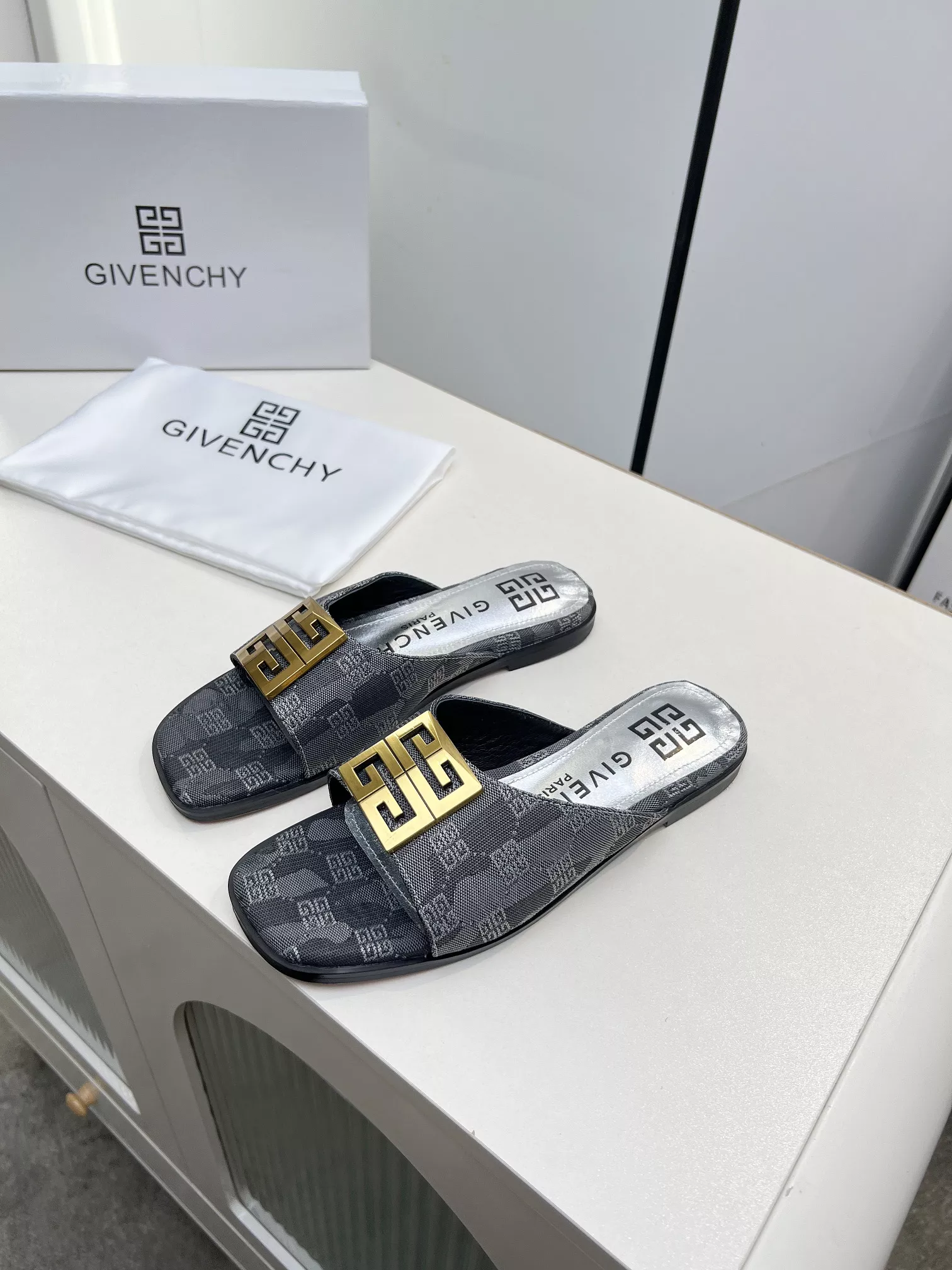 Modern 3050 Givenchy Slippers For Women