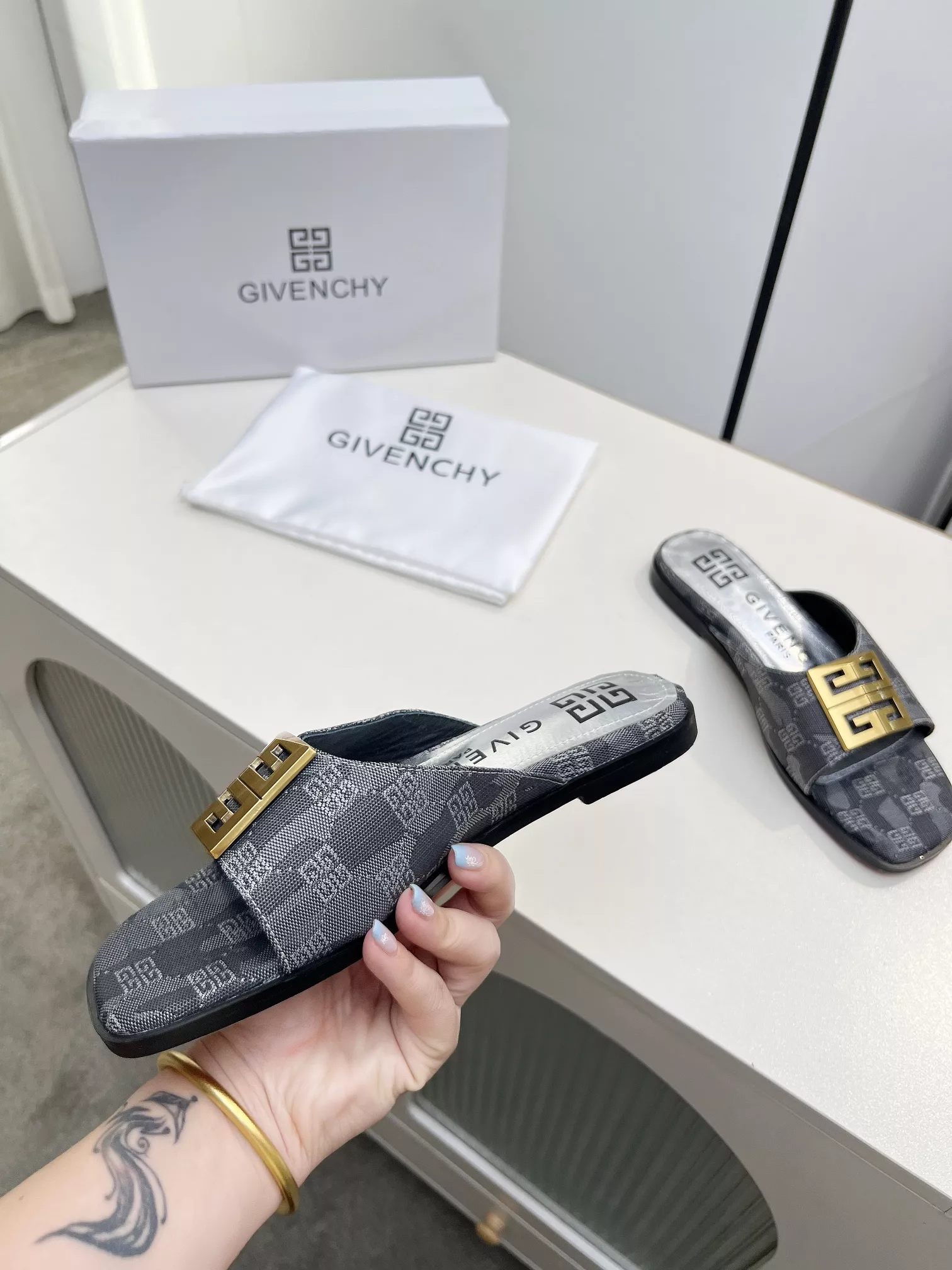 Modern 3050 Givenchy Slippers For Women