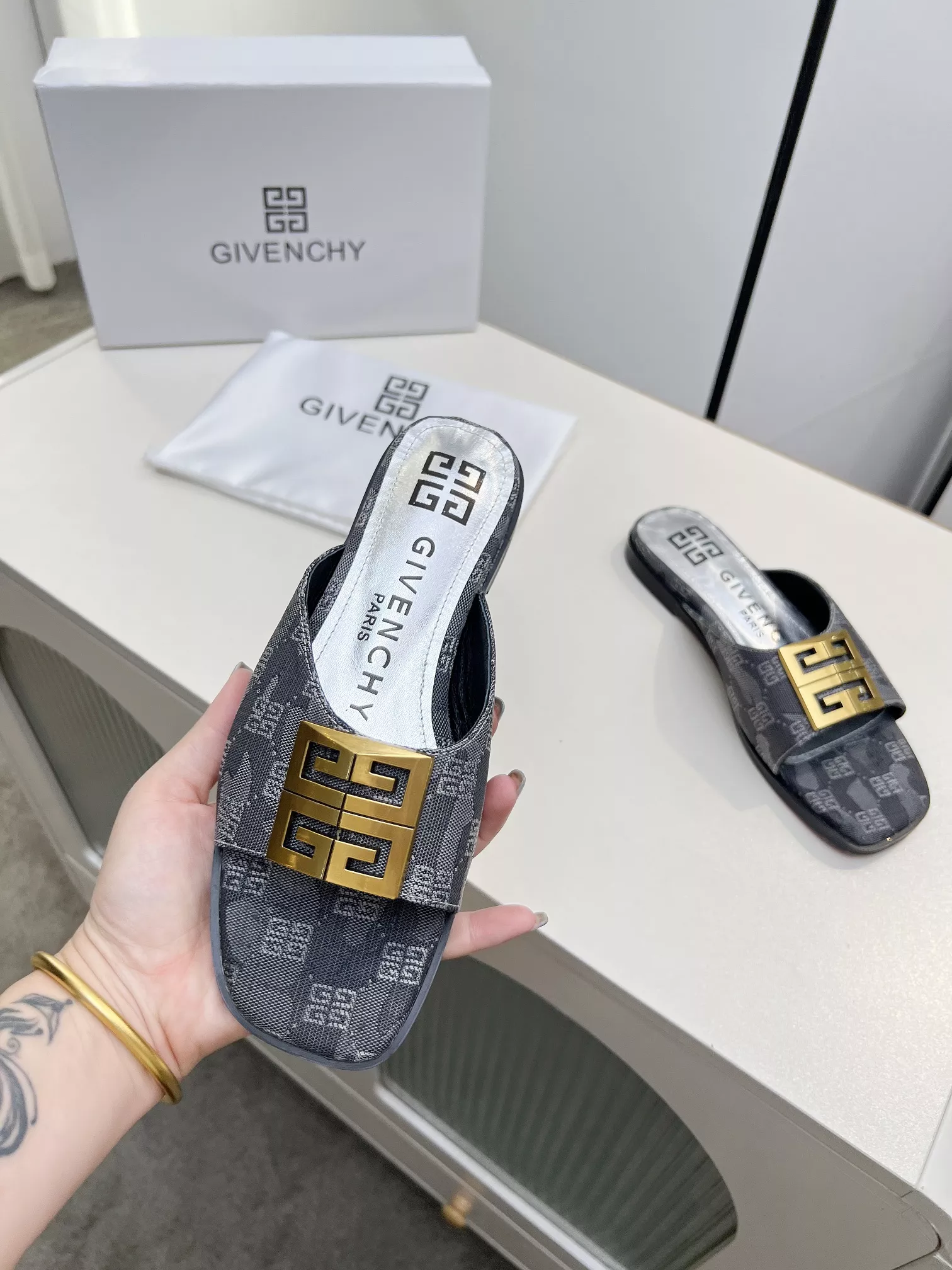 Modern 3050 Givenchy Slippers For Women