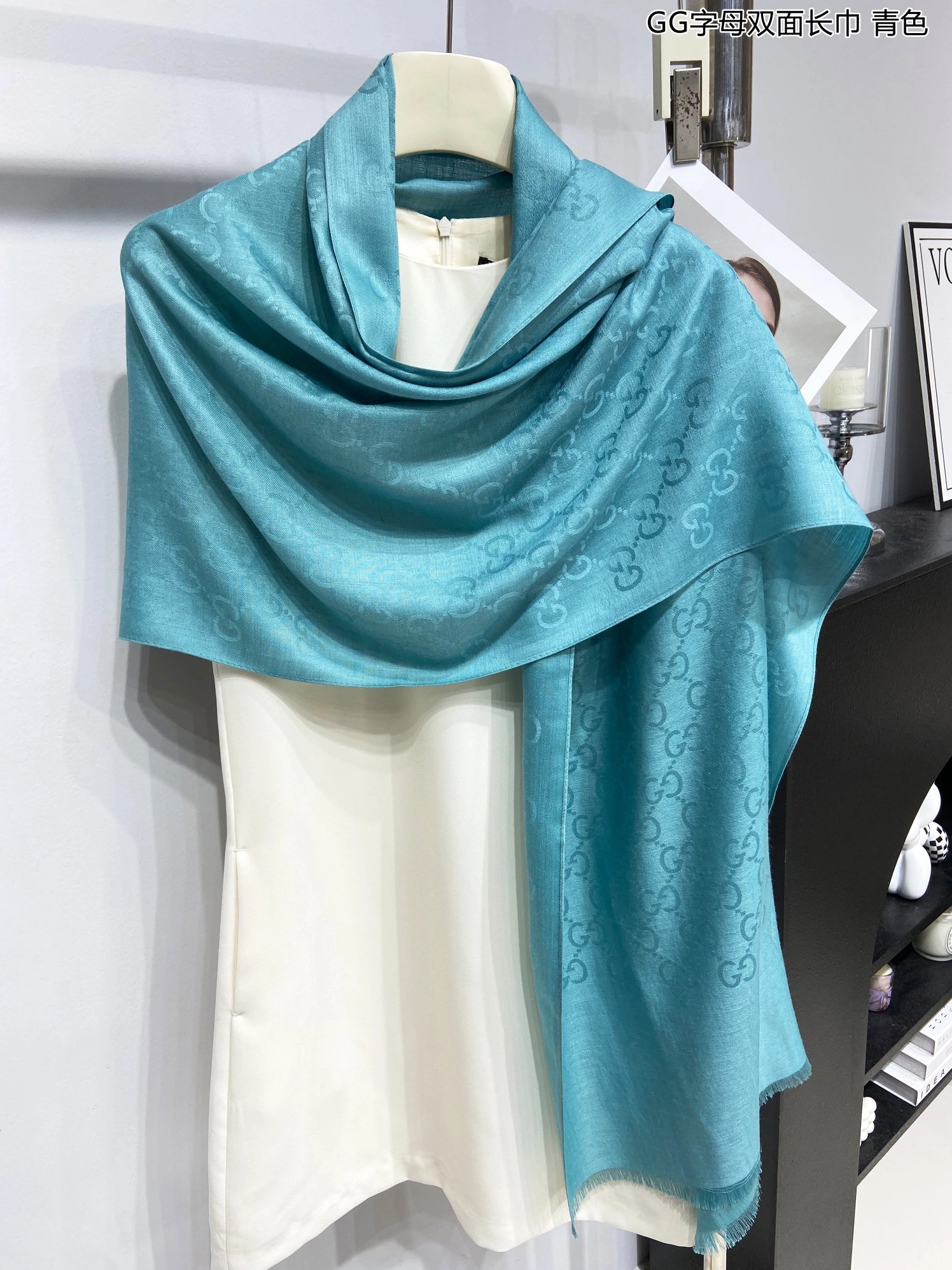 Modern 3079 Gucci Scarf