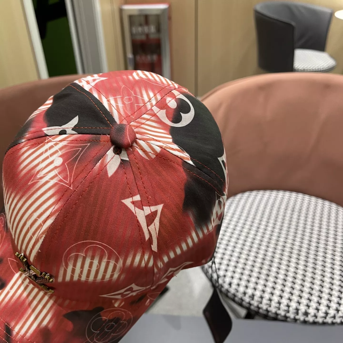 Modern 3107 Louis Vuitton LV Caps