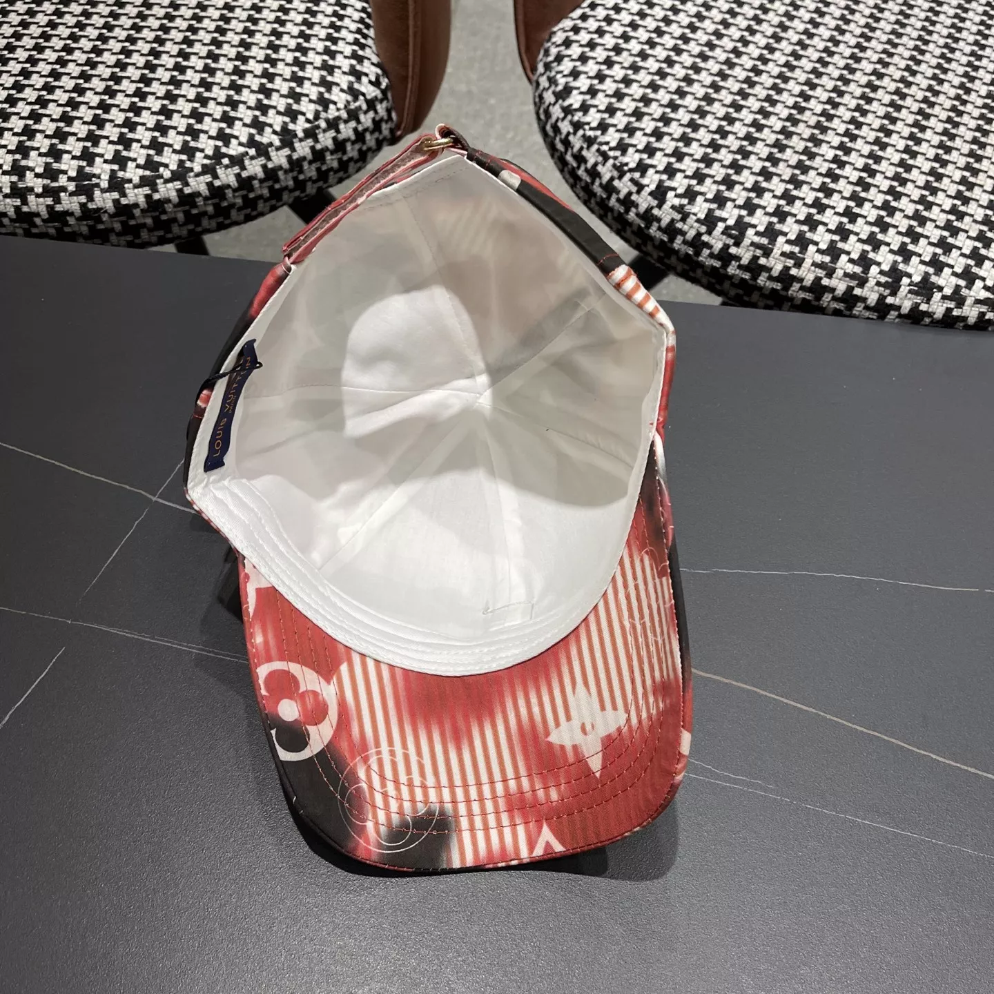 Modern 3107 Louis Vuitton LV Caps