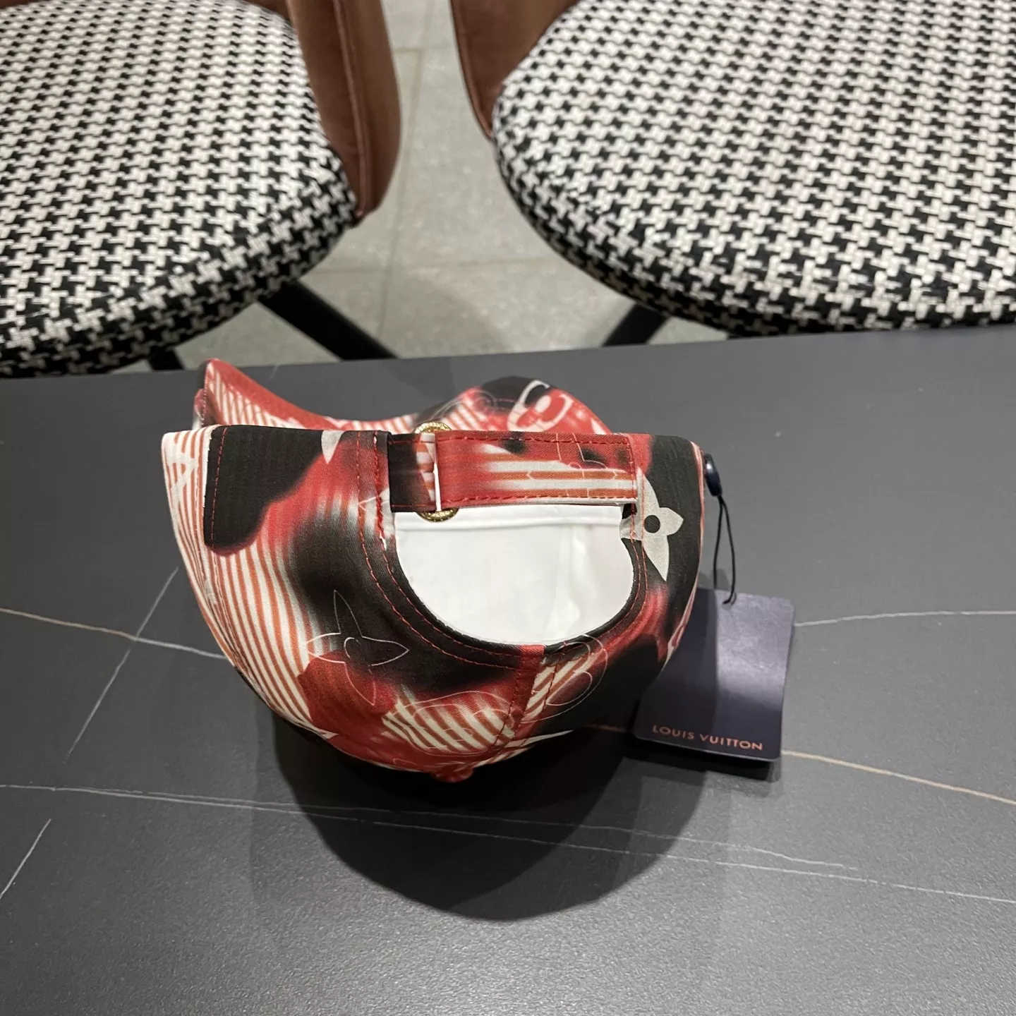 Modern 3107 Louis Vuitton LV Caps