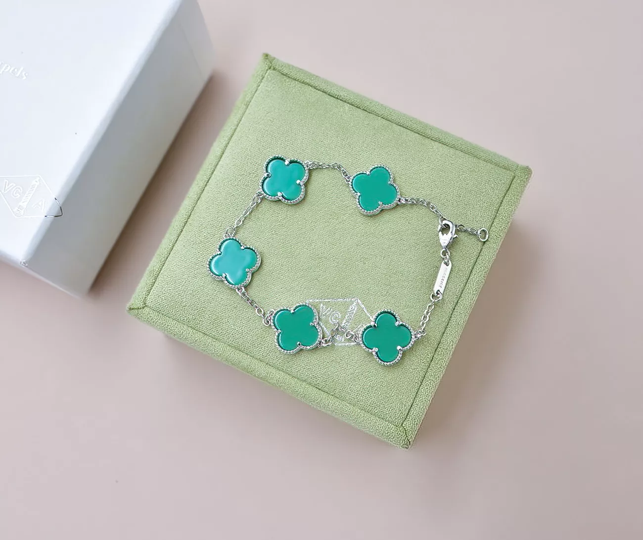 Modern 3615 Van Cleef & Arpels Bracelets For Women