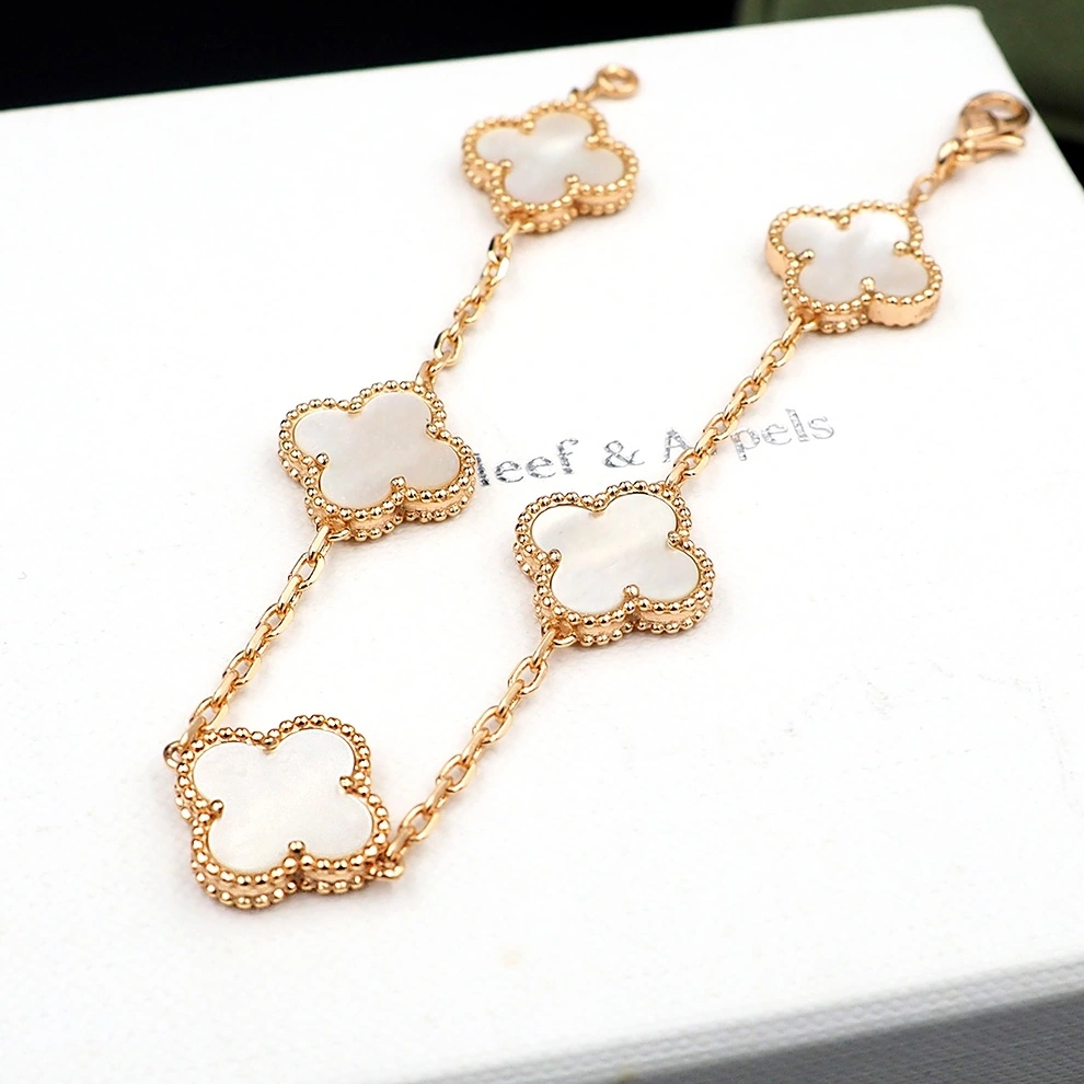 Modern 3966 Van Cleef & Arpels Jewelry Set For Women