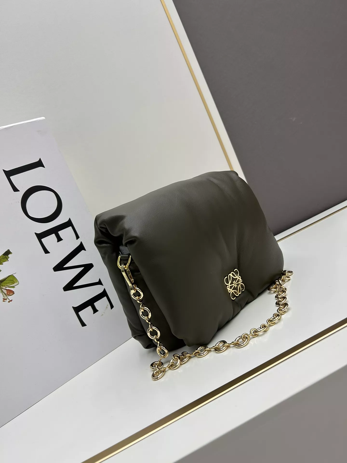 Modern 4086 LOEWE AAA Quality Messenger Bags For Unisex