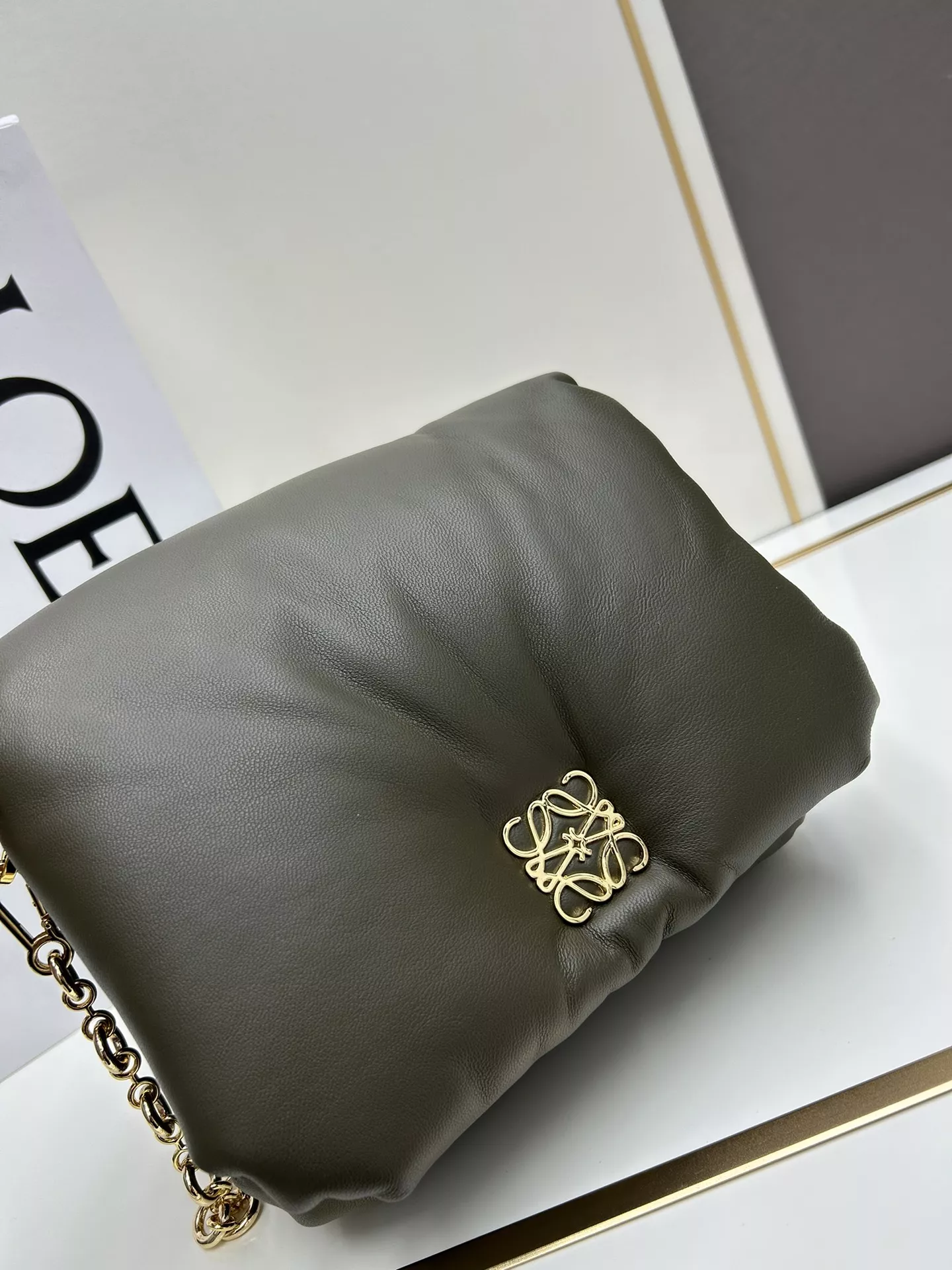 Modern 4086 LOEWE AAA Quality Messenger Bags For Unisex