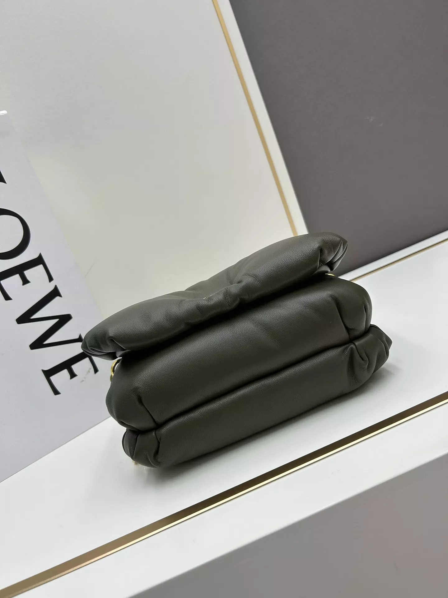 Modern 4086 LOEWE AAA Quality Messenger Bags For Unisex
