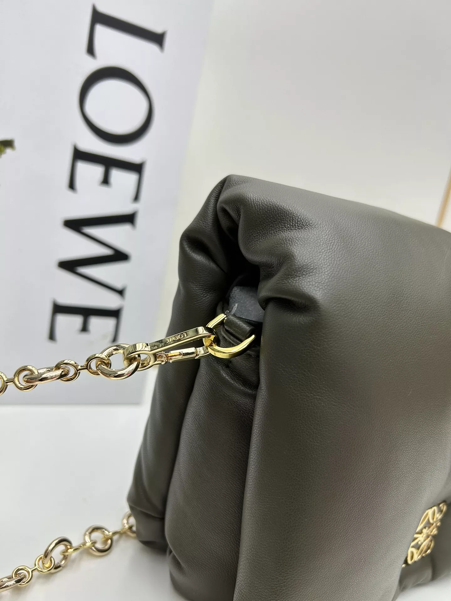 Modern 4086 LOEWE AAA Quality Messenger Bags For Unisex