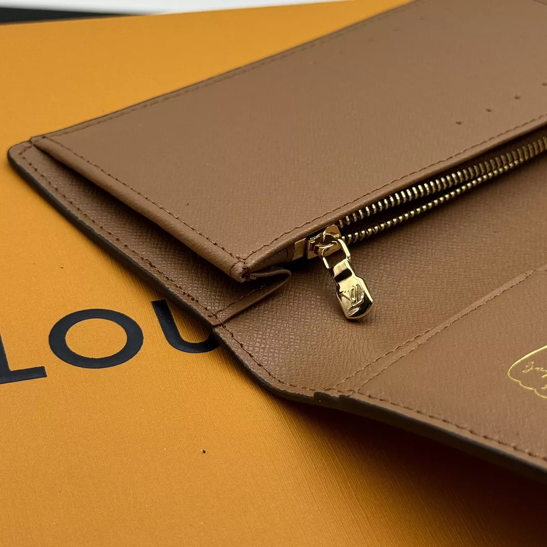 Modern 4117 Louis Vuitton LV Card Case