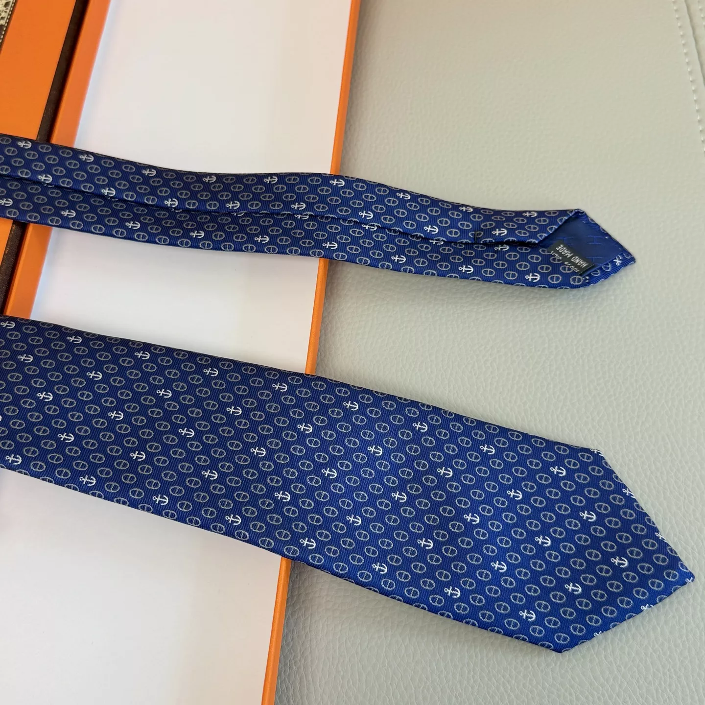 Modern 4152 Hermes Necktie