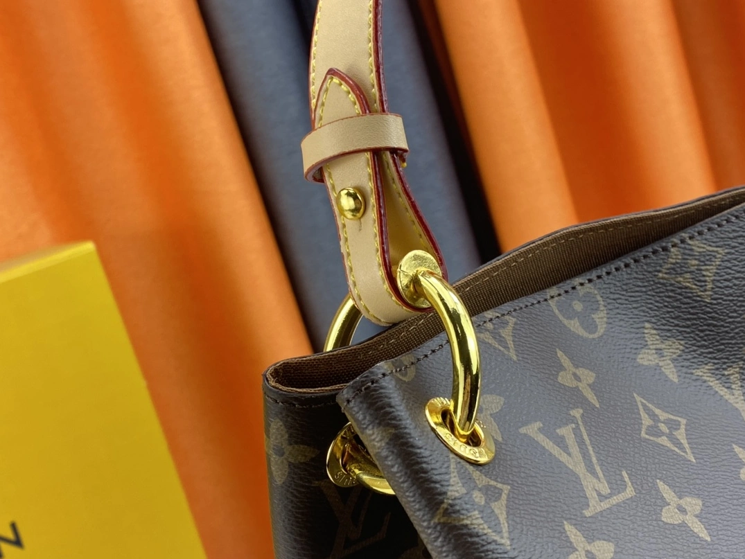 Modern 4181 Louis Vuitton AAA Quality Shoulder Bags In Coffee For Women