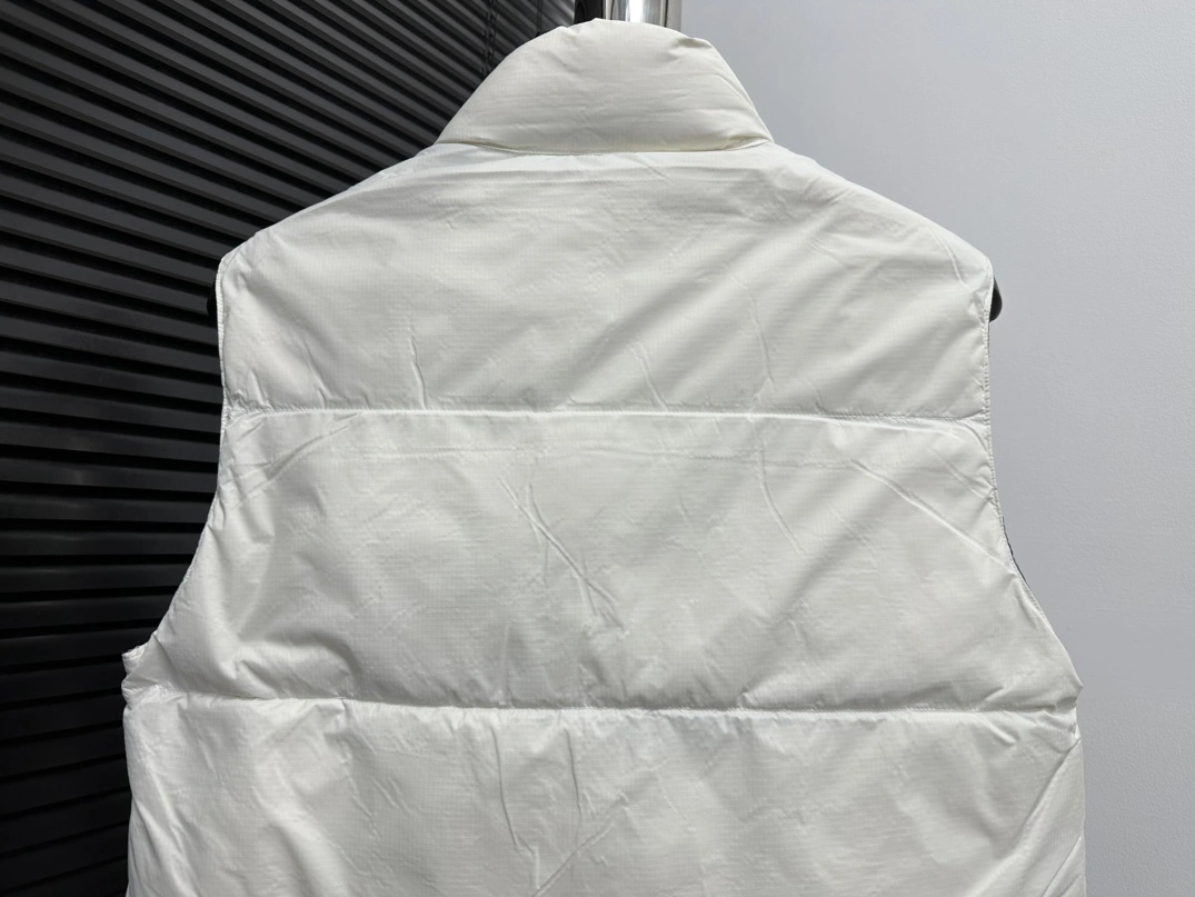 Modern 4278 Canada Goose Down Feather Coat Sleeveless For Unisex