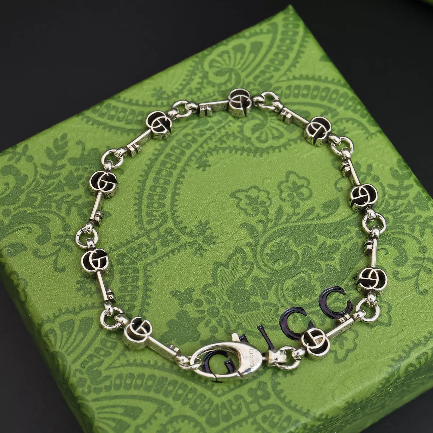 Modern 4567 Gucci Bracelets