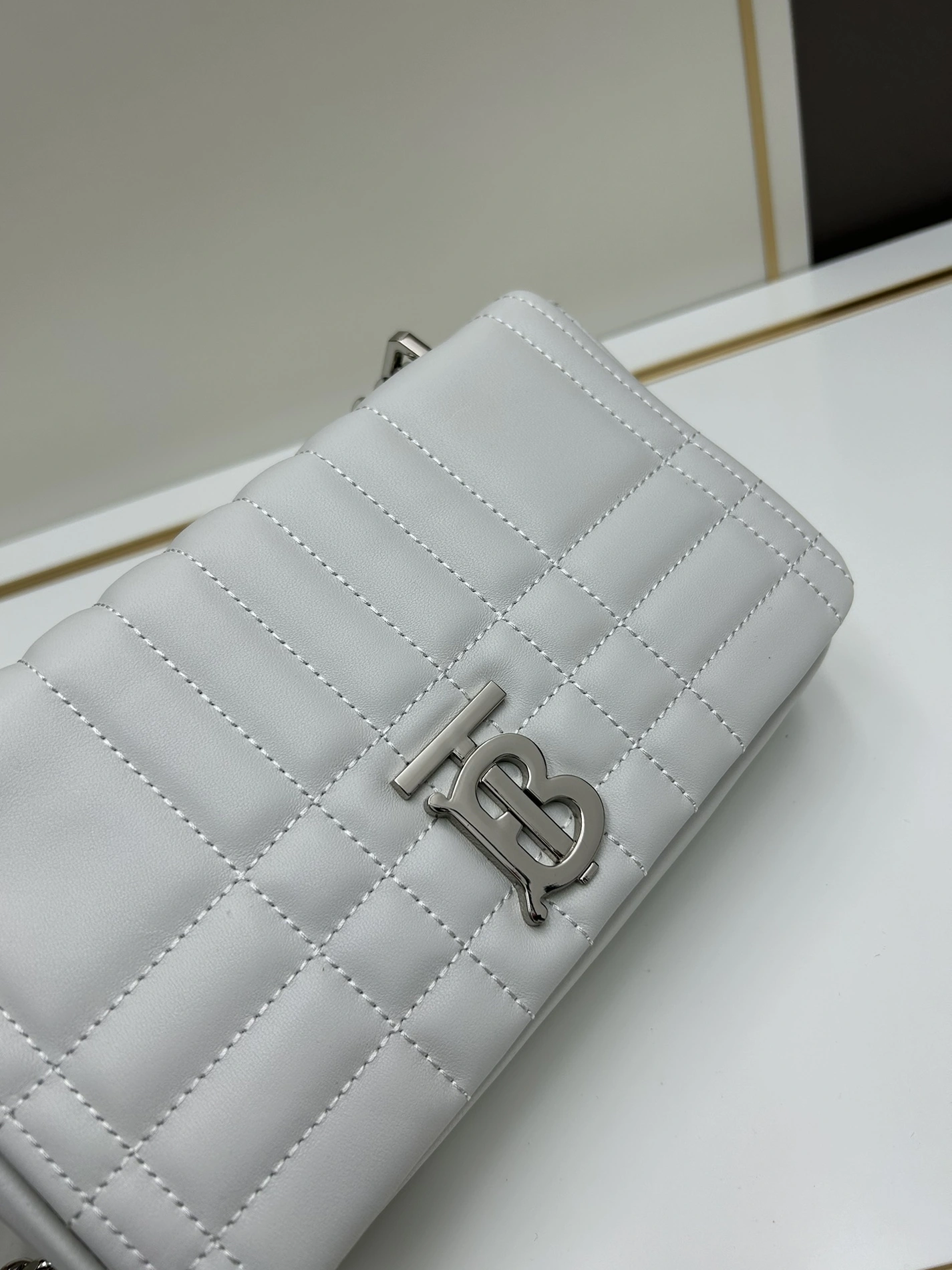 Modern 4593 Burberry AAA Quality Messenger Bags For Women