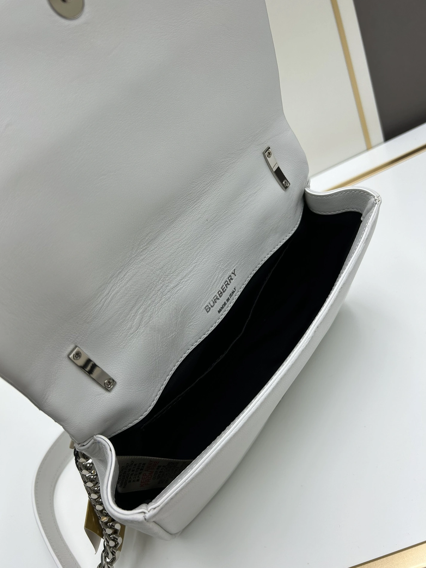Modern 4593 Burberry AAA Quality Messenger Bags For Women