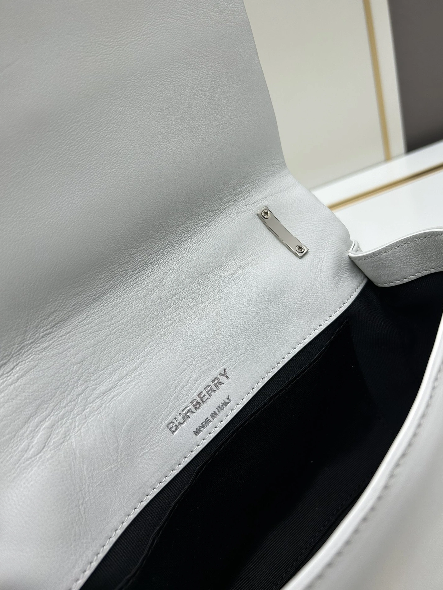 Modern 4593 Burberry AAA Quality Messenger Bags For Women