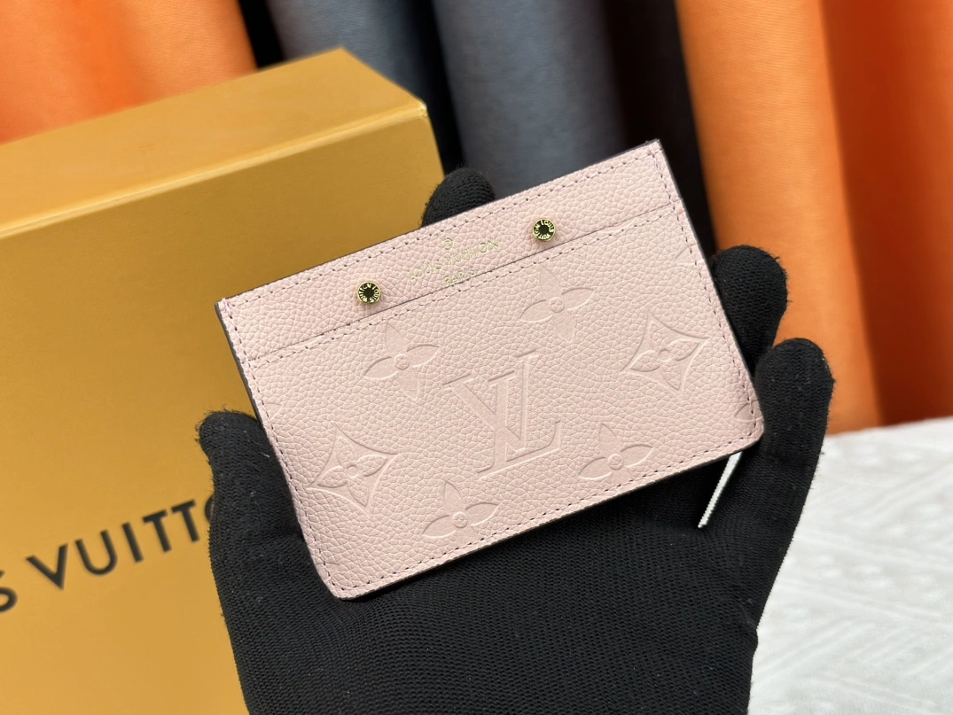 Modern 484 Louis Vuitton LV Card Case For Women