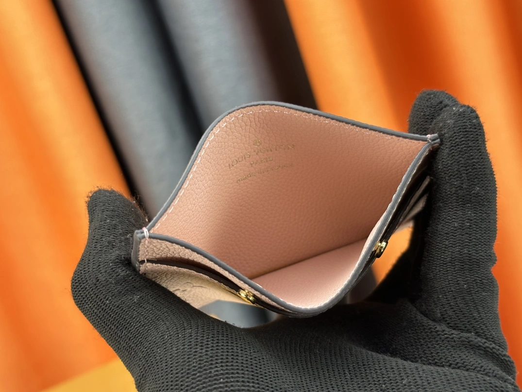 Modern 484 Louis Vuitton LV Card Case For Women